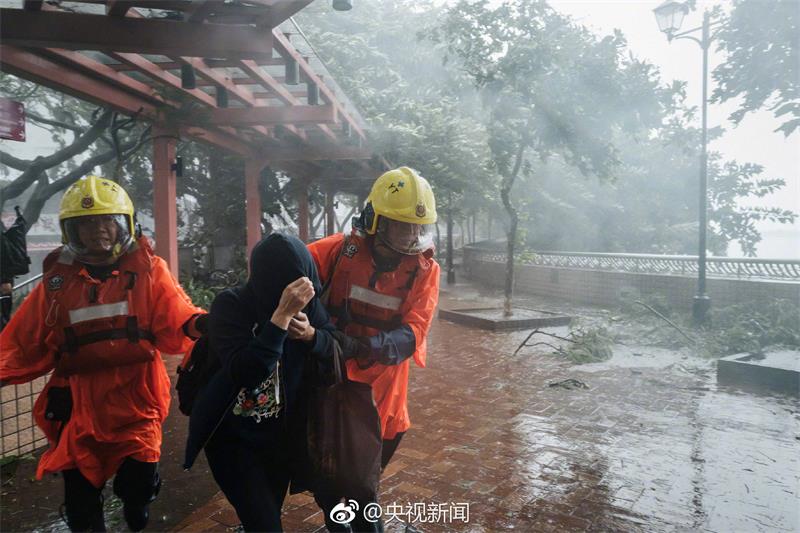 臺風來襲 臺風來襲